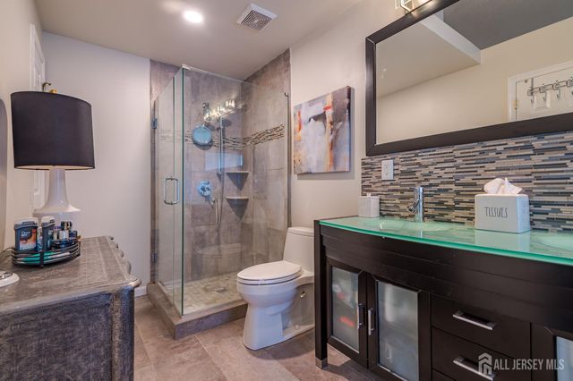 32 Springwood Court, South Brunswick, NJ 08540