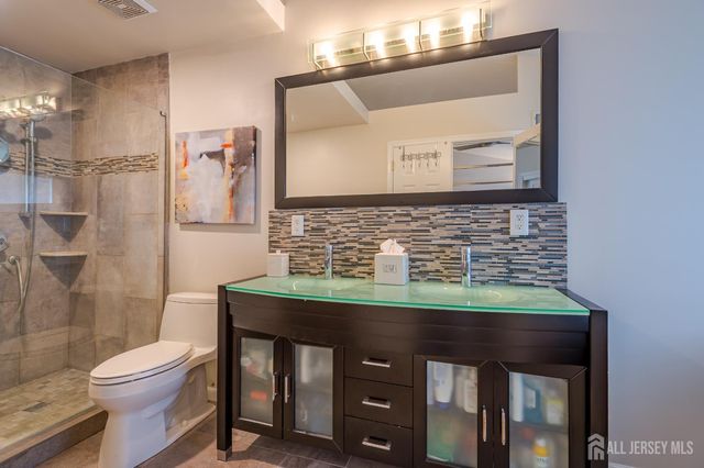 32 Springwood Court, South Brunswick, NJ 08540