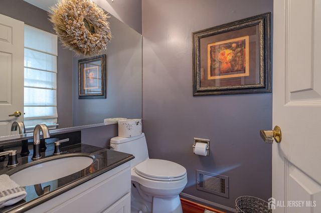 32 Springwood Court, South Brunswick, NJ 08540