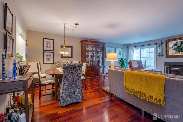 32 Springwood Court, South Brunswick, NJ 08540