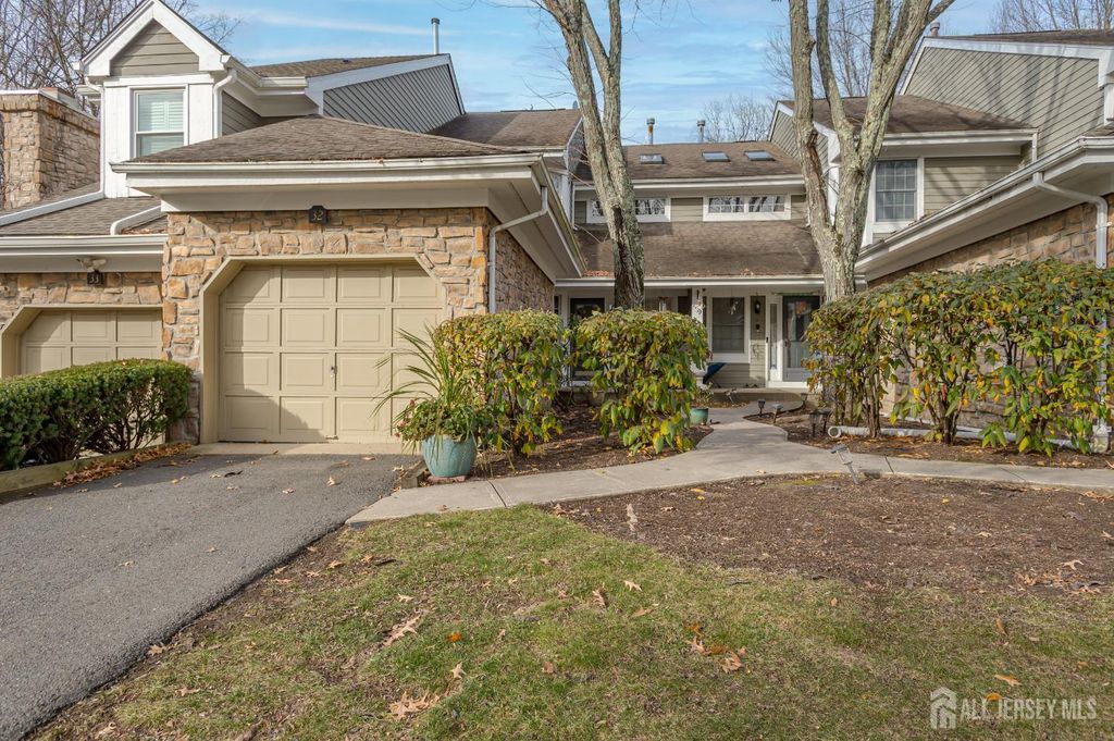 32 Springwood Court, South Brunswick, NJ 08540