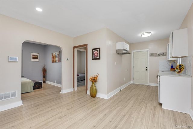 12617 Filbert Street, Detroit, MI 48205