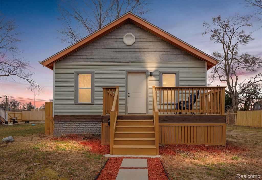 12617 Filbert Street, Detroit, MI 48205