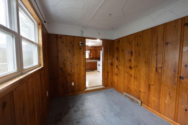 504 S Lincoln Avenue, Aurora, MO 65605