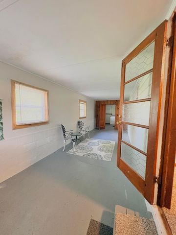 504 S Lincoln Avenue, Aurora, MO 65605