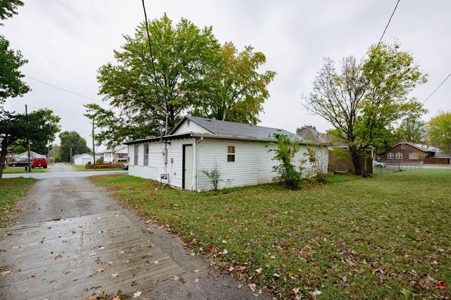 504 S Lincoln Avenue, Aurora, MO 65605
