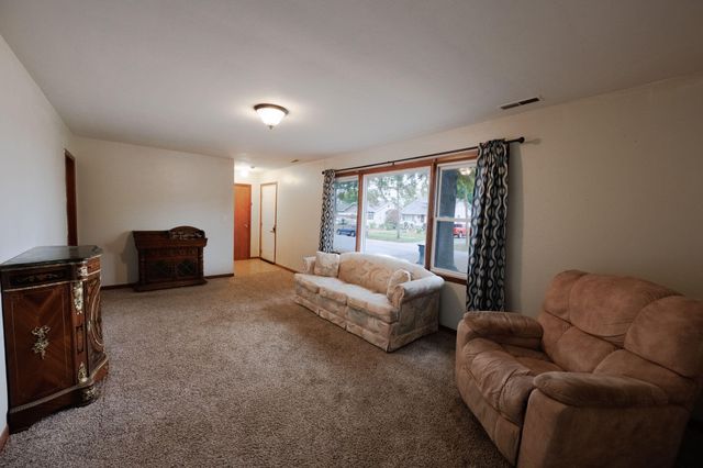 504 S Lincoln Avenue, Aurora, MO 65605