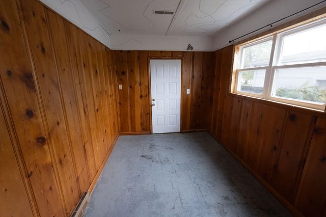 504 S Lincoln Avenue, Aurora, MO 65605