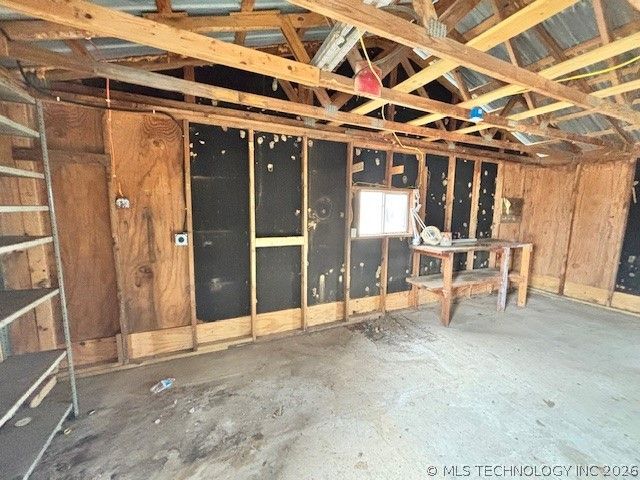 426867 E 1090 Road, Checotah, OK 74426