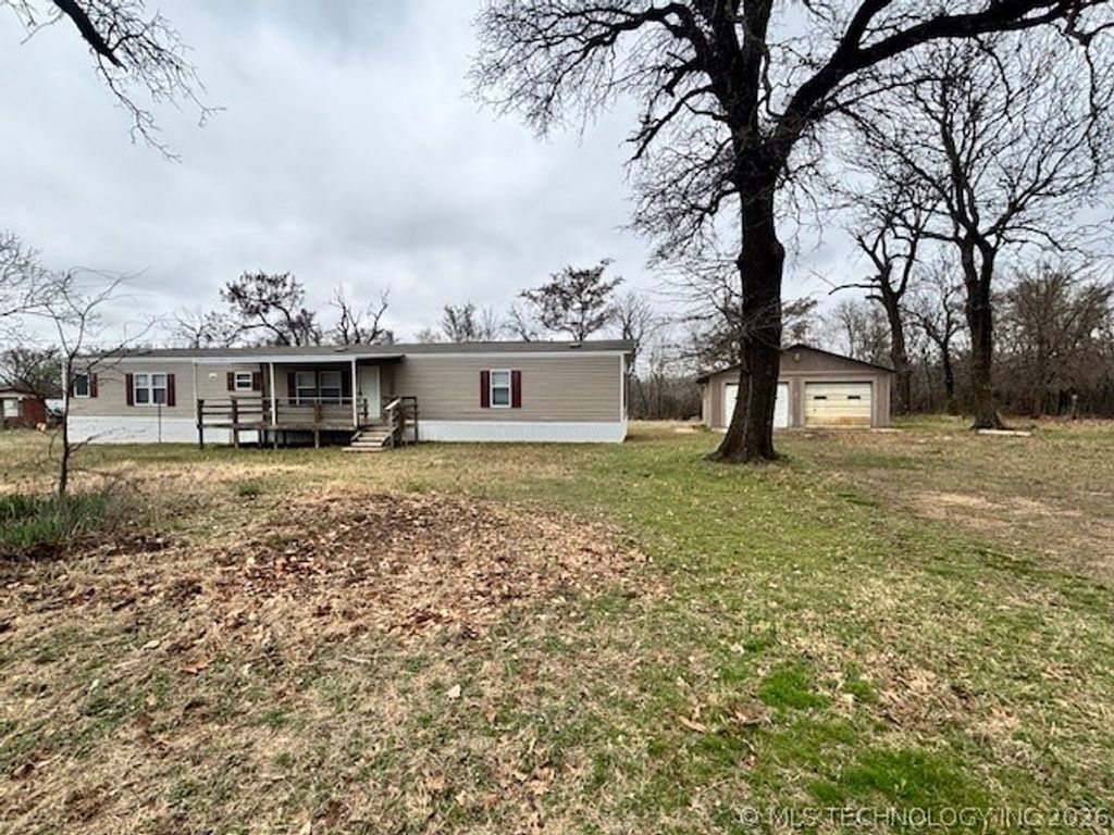 426867 E 1090 Road, Checotah, OK 74426