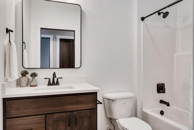 835 Crockett DRIVE, Holmen, WI 54636