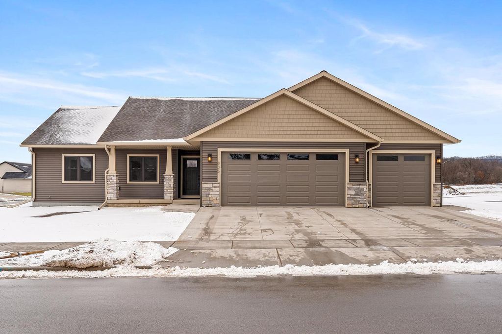 835 Crockett DRIVE, Holmen, WI 54636
