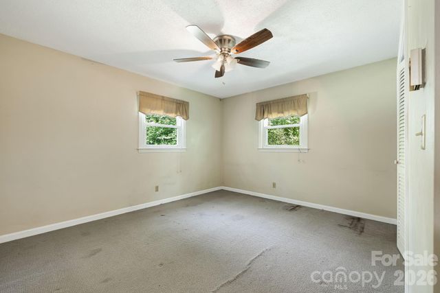 917 Fassifern Court, Hendersonville, NC 28791