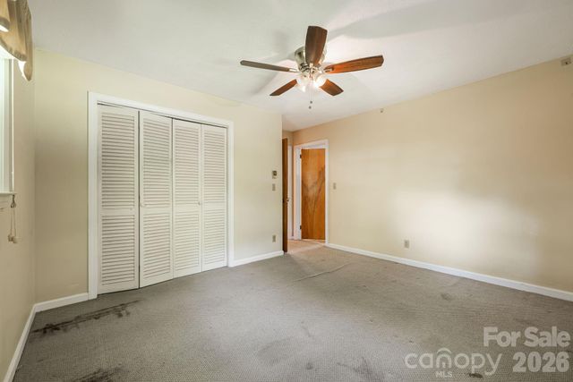 917 Fassifern Court, Hendersonville, NC 28791