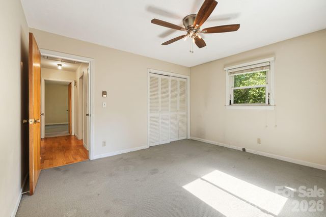 917 Fassifern Court, Hendersonville, NC 28791