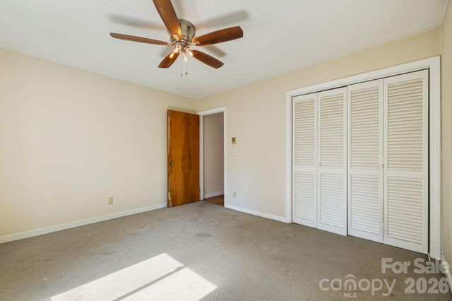 917 Fassifern Court, Hendersonville, NC 28791