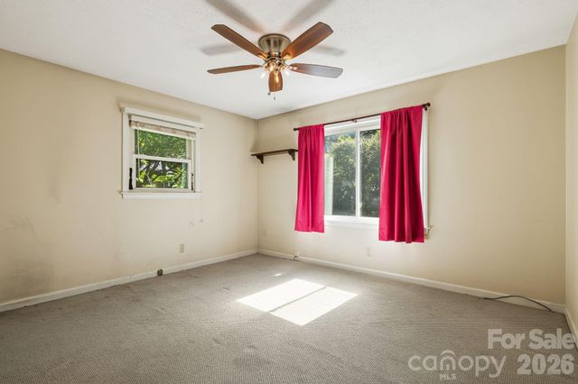 917 Fassifern Court, Hendersonville, NC 28791