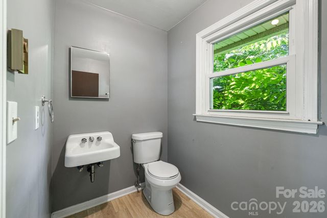 917 Fassifern Court, Hendersonville, NC 28791