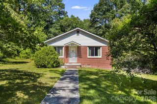 917 Fassifern Court, Hendersonville, NC 28791