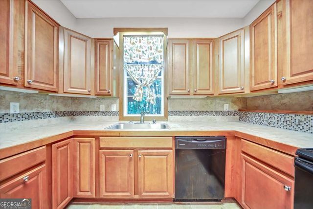 59 Rocky Circle NE, White, GA 30184