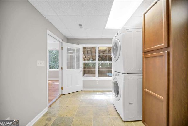 59 Rocky Circle NE, White, GA 30184