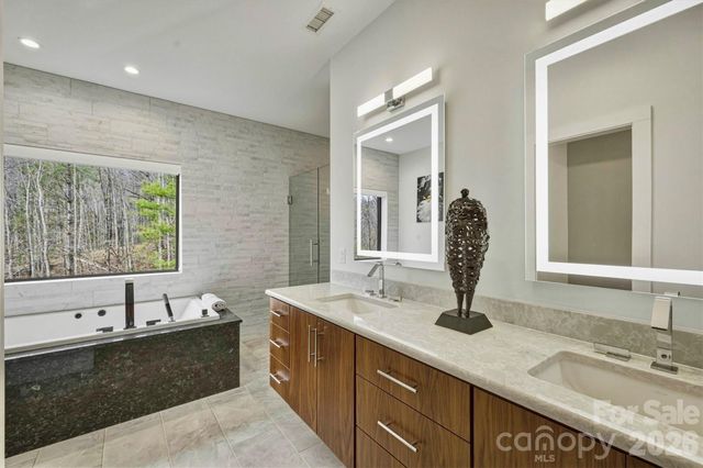 1416 High Valley Way, Lenoir, NC 28645