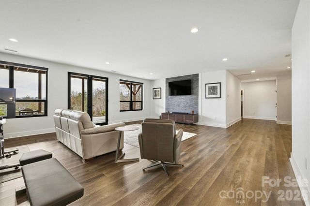 1416 High Valley Way, Lenoir, NC 28645