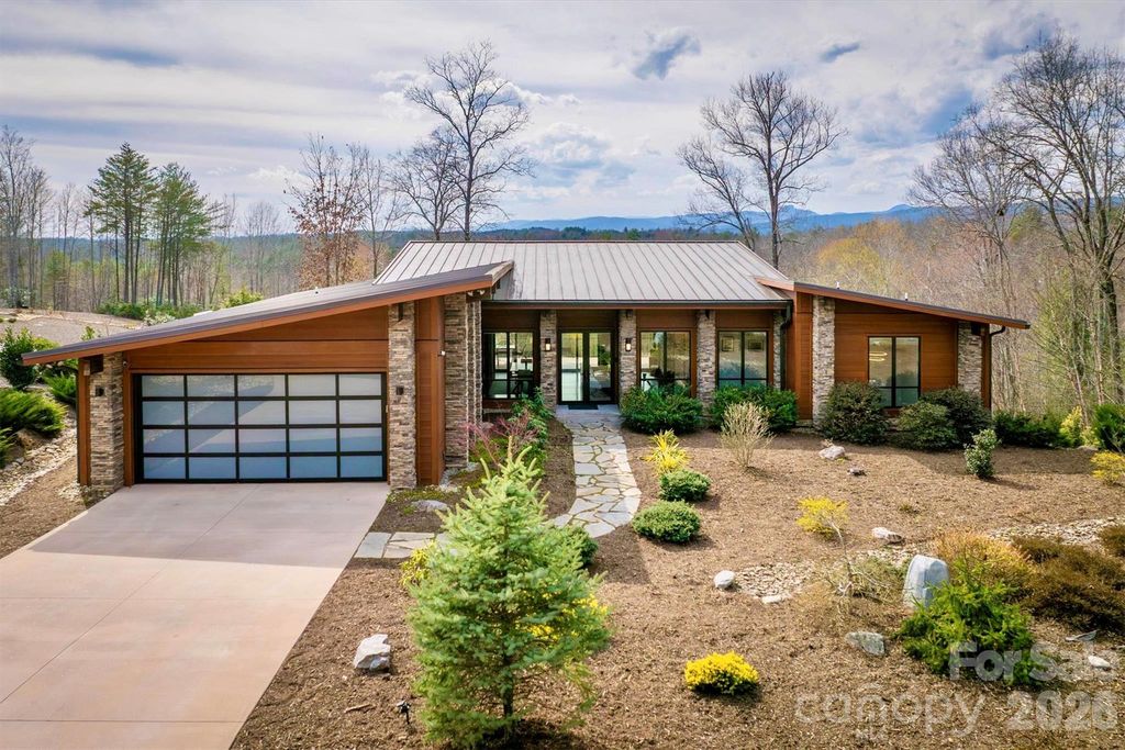 1416 High Valley Way, Lenoir, NC 28645