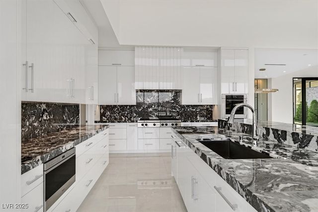 641 Majestic Rim Drive, Henderson, NV 89012