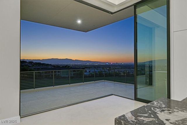 641 Majestic Rim Drive, Henderson, NV 89012