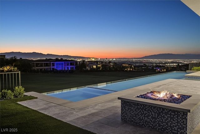 641 Majestic Rim Drive, Henderson, NV 89012