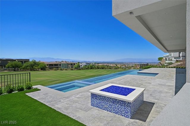 641 Majestic Rim Drive, Henderson, NV 89012