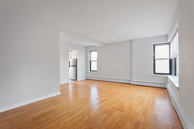 5858 N SHERIDAN Road 407, Chicago, IL 60660