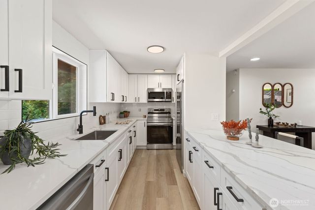 30420 2nd Avenue S, Federal Way, WA 98003