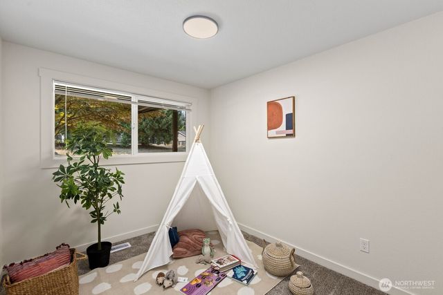 30420 2nd Avenue S, Federal Way, WA 98003