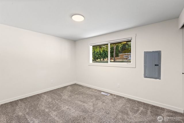 30420 2nd Avenue S, Federal Way, WA 98003