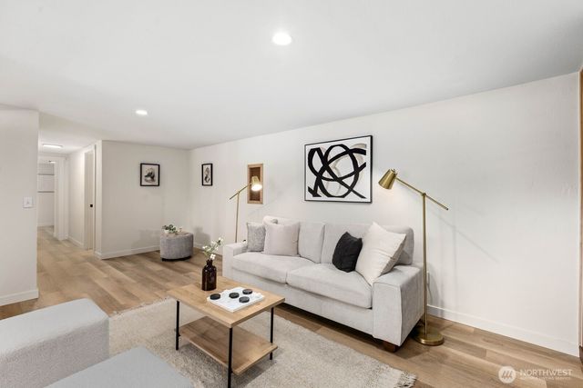 30420 2nd Avenue S, Federal Way, WA 98003