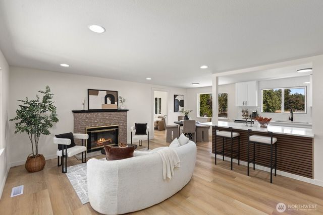 30420 2nd Avenue S, Federal Way, WA 98003