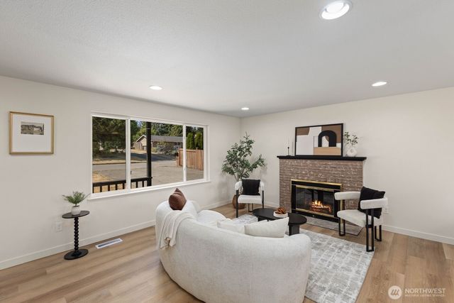 30420 2nd Avenue S, Federal Way, WA 98003