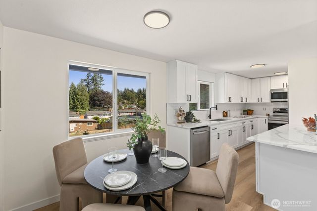 30420 2nd Avenue S, Federal Way, WA 98003