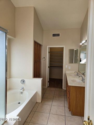 7931 W Kimberly Way, Glendale, AZ 85308