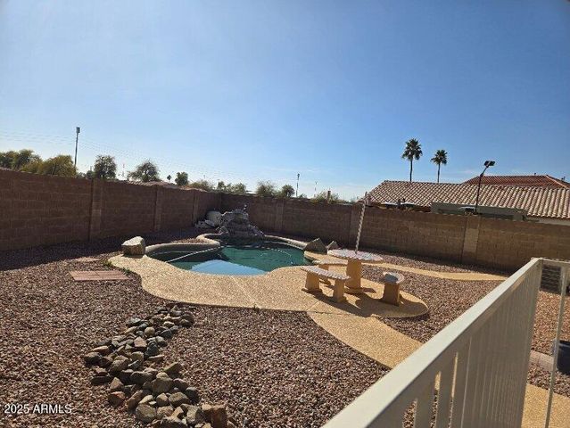 7931 W Kimberly Way, Glendale, AZ 85308