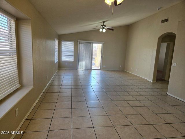 7931 W Kimberly Way, Glendale, AZ 85308