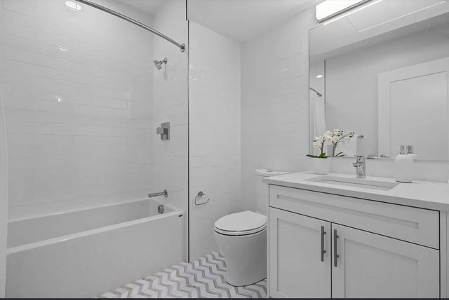 301 Border PH, Boston, MA 02128