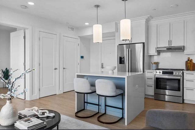 301 Border PH, Boston, MA 02128