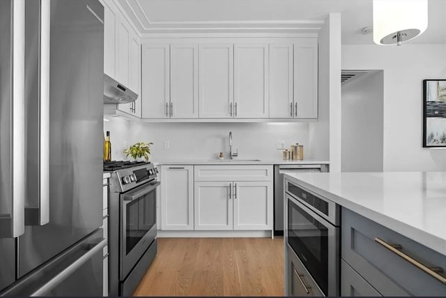 301 Border PH, Boston, MA 02128