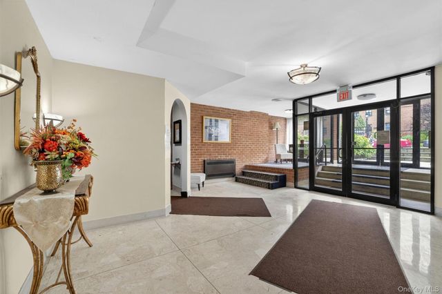636 N Terrace Avenue 3F, Mount Vernon, NY 10552