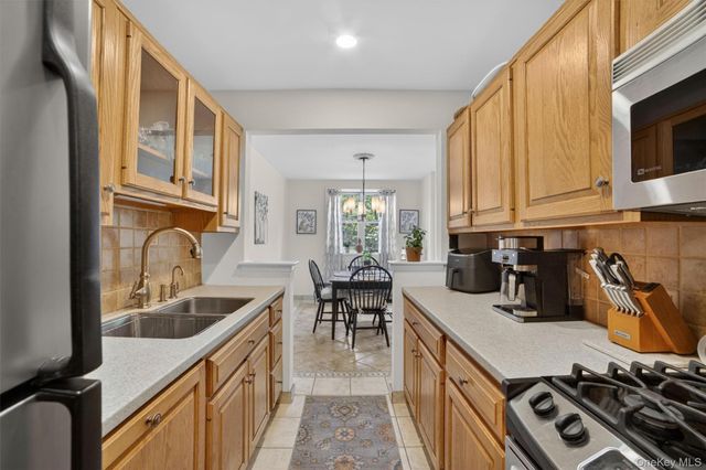 636 N Terrace Avenue 3F, Mount Vernon, NY 10552