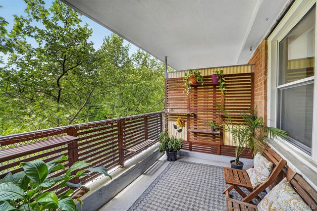 636 N Terrace Avenue 3F, Mount Vernon, NY 10552
