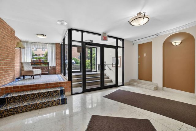 636 N Terrace Avenue 3F, Mount Vernon, NY 10552